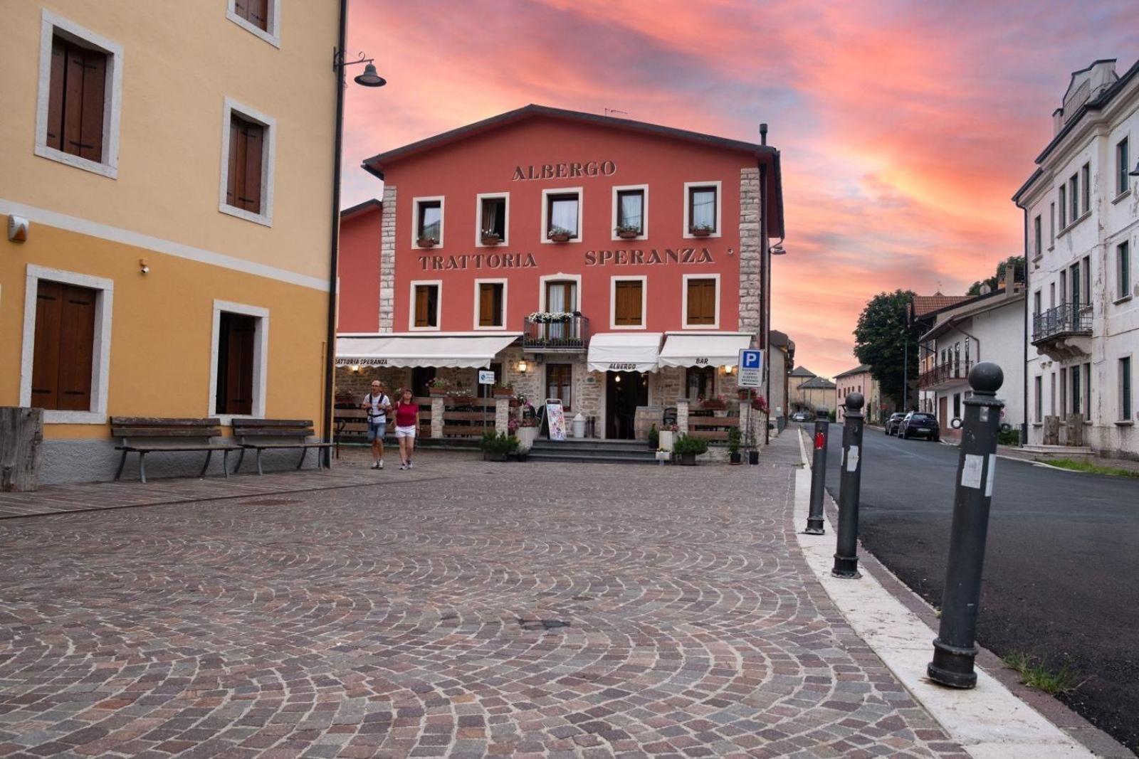 Albergo Trattoria Speranza Foza エクステリア 写真