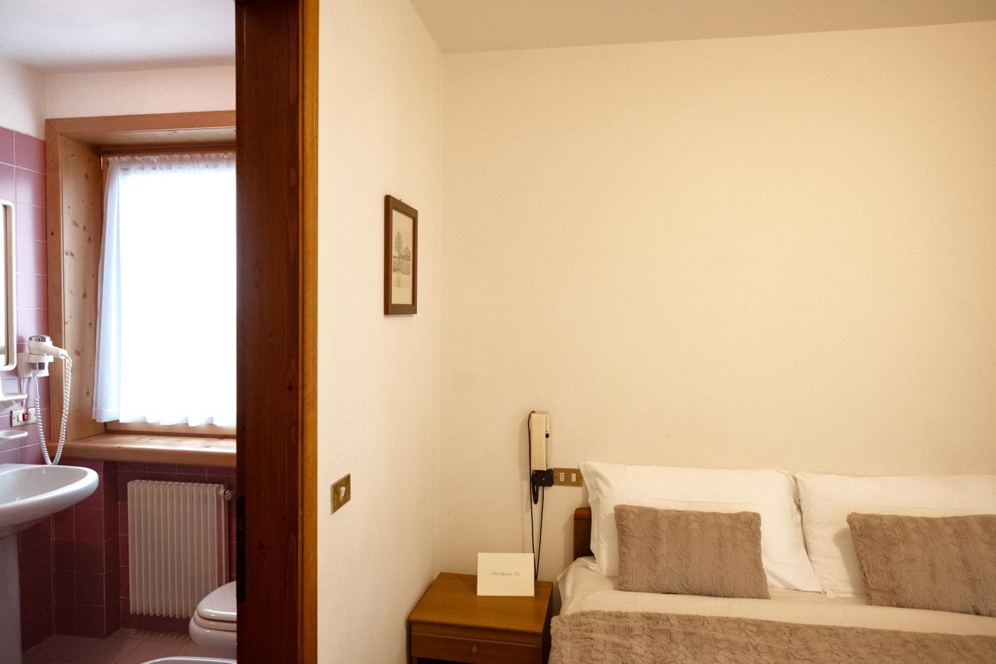 Albergo Trattoria Speranza Foza エクステリア 写真